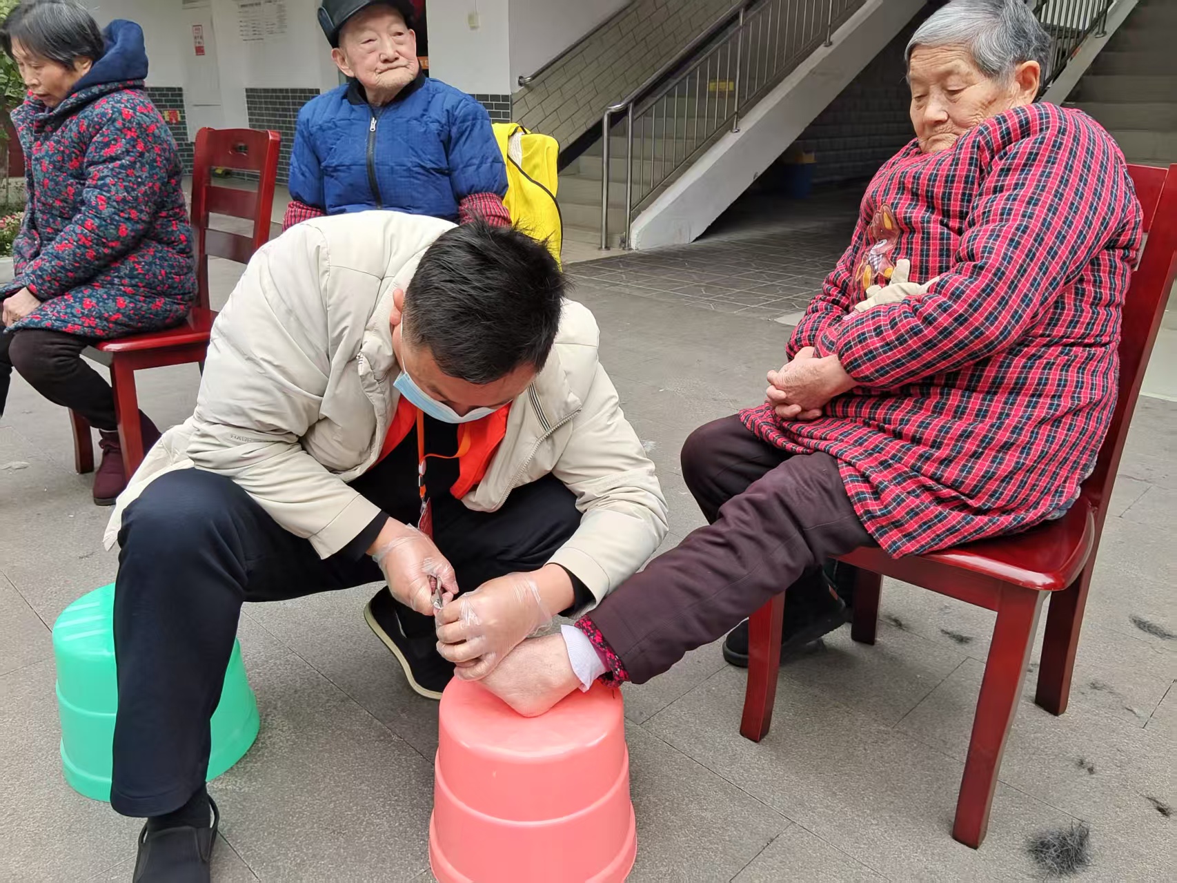 母愛如翼，共赴萬里征程
